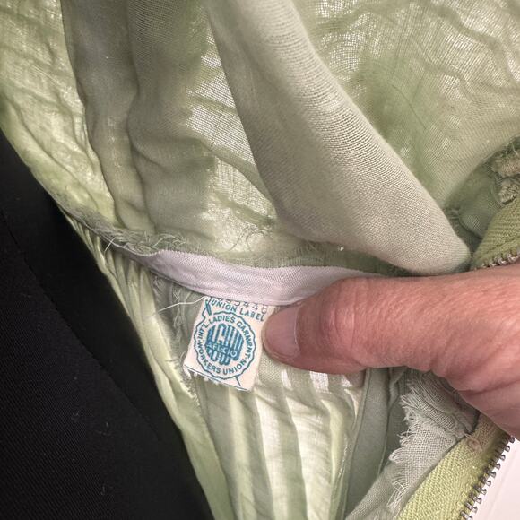 1950s Mint Green Carlye Dress – Lace Bodice & Pleated Skirt – Size XS/S - Picture 7 of 14